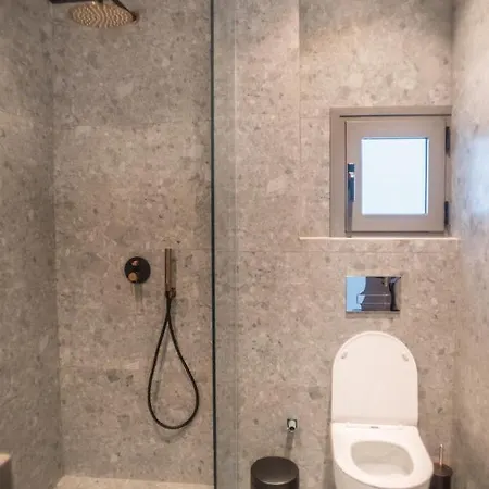 Seven Keys Luxury Suites Apartment